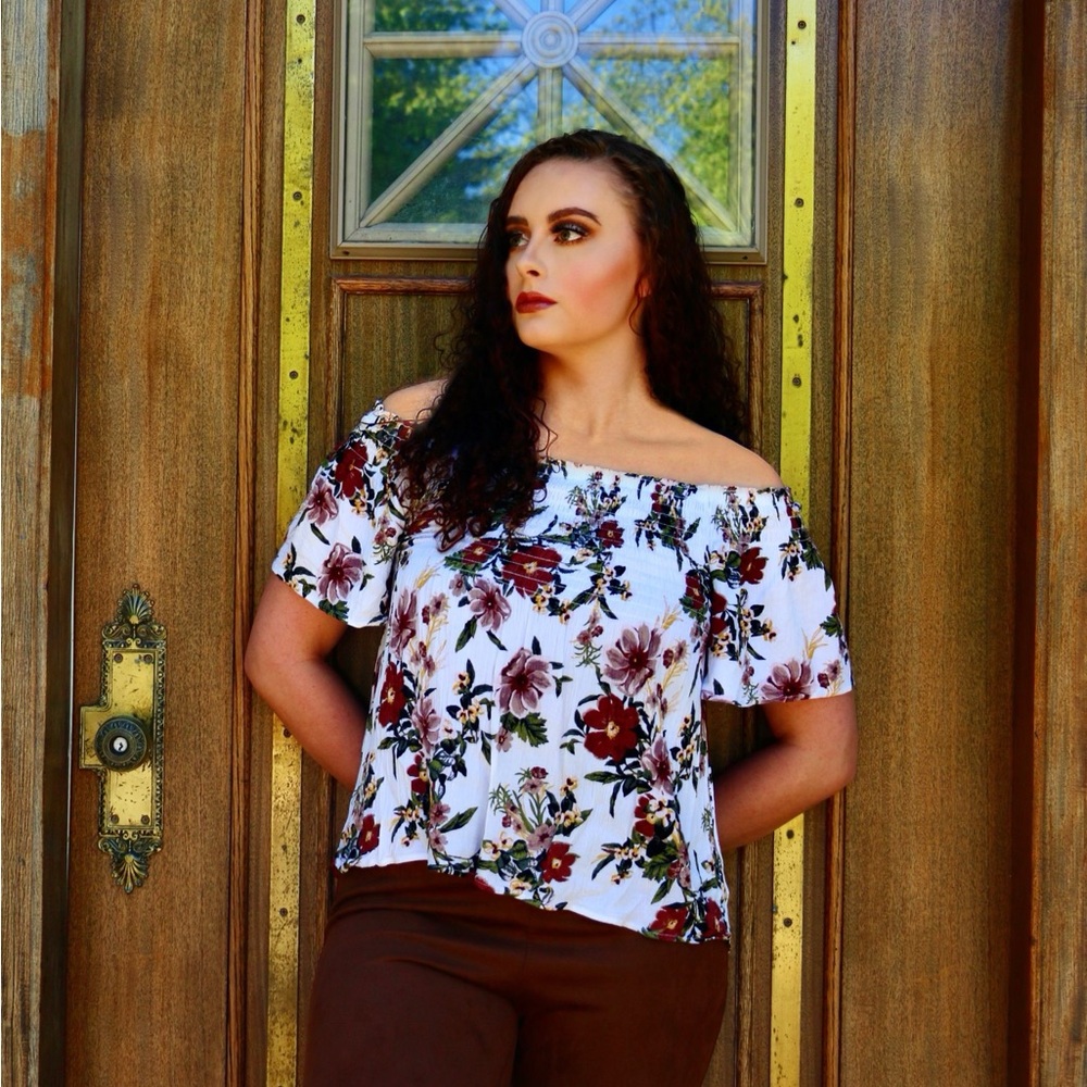 Charlotte Russe Women’s off-the-shoulder floral blouse size medium